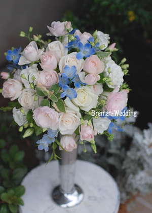 デルフィニュームのラウンドブーケ