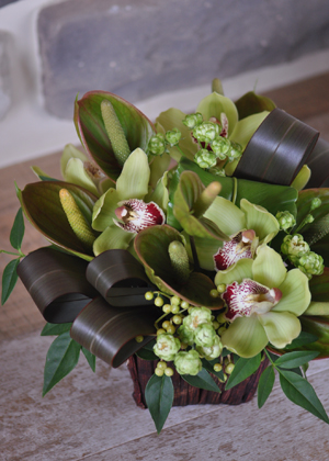 シンビジュームのモダンブーケ