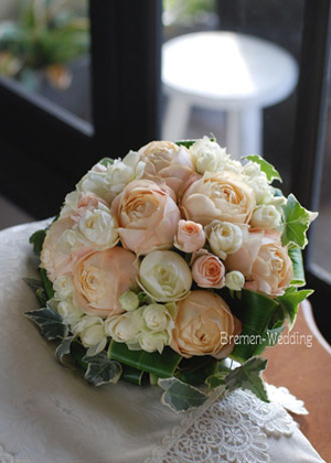 アプリコット色のラウンドブーケ