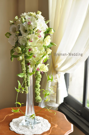 コチョウランのキャスケードブーケ