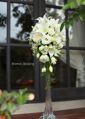 白いユリのウェディングブーケ