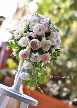 アンティークピンクのティアドロップ