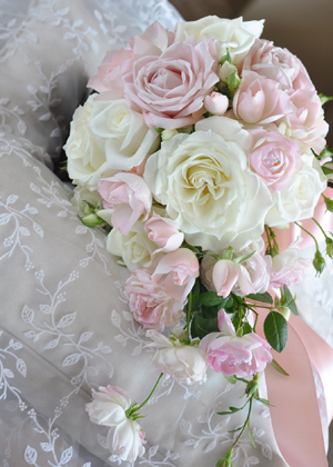 ベイビーピンクのティアドロップブーケ