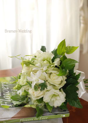 ウエディングブーケ　クラッチスタイルNo.235 受注製作 No.235 クラッチブーケ 結婚式 前撮りウエディングブーケ