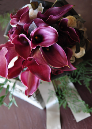 カラーのクラッチブーケ