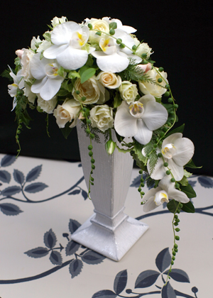 胡蝶蘭のクレッセントブーケ