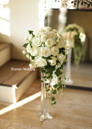 白いバラのブーケ