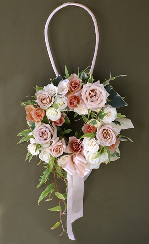 バラ‘ジュリア'のリースブーケ