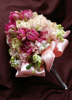 チューリップのコーンブーケ