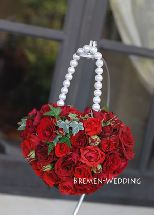 赤いバラのバッグブーケ