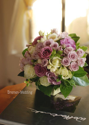 ライラック色のラウンドブーケ