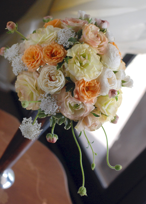 ラナンキュラスのラウンドブーケ