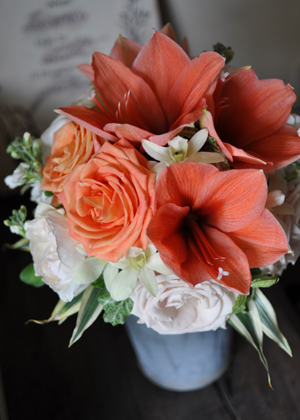 アマリリスのラウンドブーケ