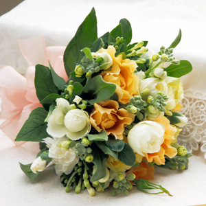 バラ‘ソフィア'のクラッチブーケ