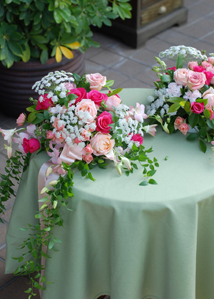 ケーキを飾るアレンジメント