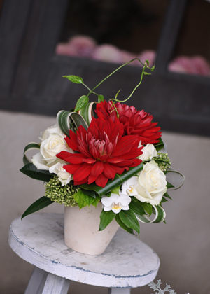 ダリアのアレンジメント