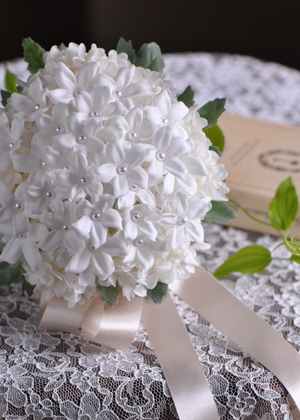 ジャスミンのラウンドブーケ