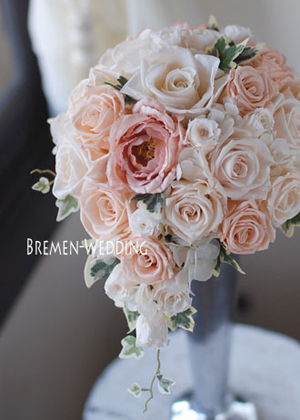 パステルオレンジのティアドロップブーケ