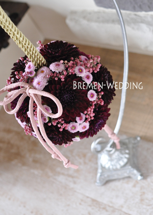 ダリアのボールブーケ