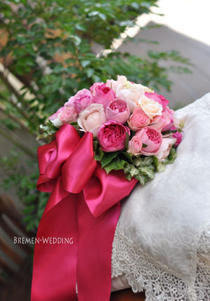 フーシャピンクのラウンドブーケ