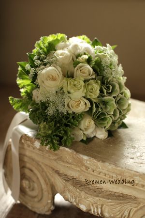 アジサイとバラのクラッチブーケ