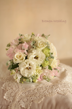 スイートピーのラウンドブーケ