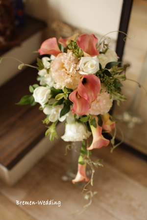 アプリコット色のカラーのブーケ