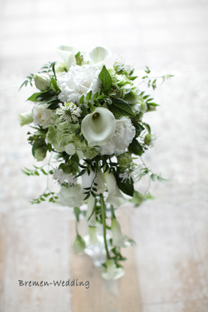 カラーとアジサイのキャスケード