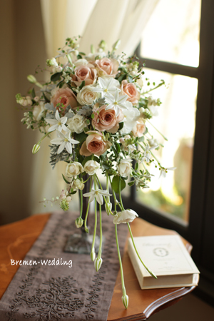 秋色のキャスケードブーケ