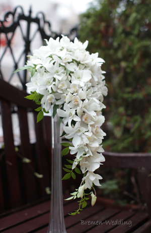 ラン２種のロングキャスケードブーケ