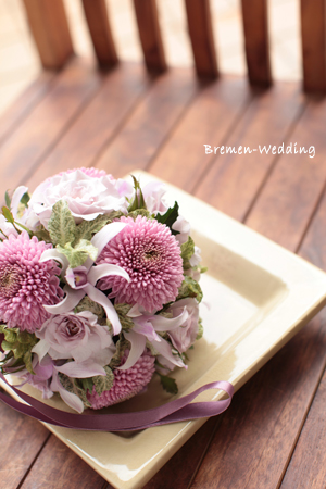 デンファレとピンポンマムのボールブーケ