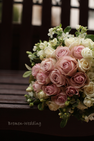 大人ピンクのラウンドブーケ