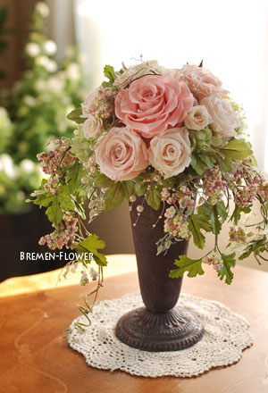 サーモンピンクのアレンジメント