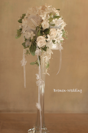 バラとジャスミンのウェディングブーケ