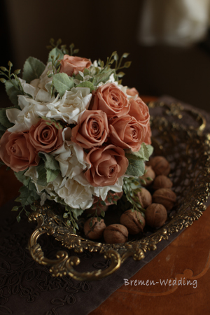 バラとガーデニアのブーケ