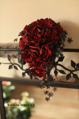 ガーデンニアのミニキャスケードブーケ