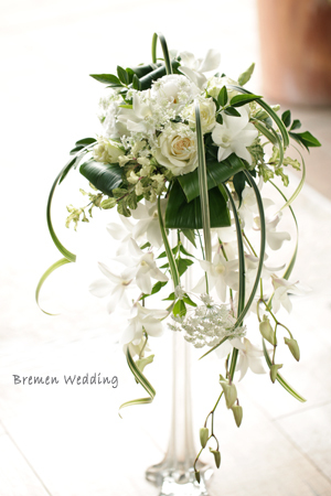 白いデンファレのデザインブーケ