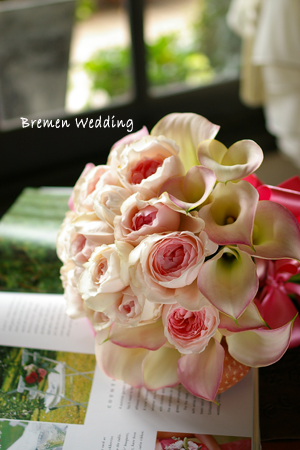 バラとカラーのブーケ