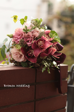 シンビジュームのクラッチブーケ