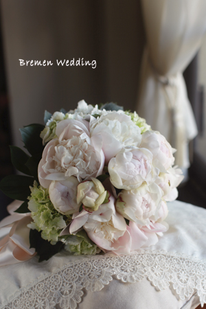 芍薬のクラッチブーケ