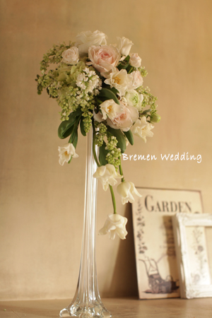 チューリップのキャスケードブーケ