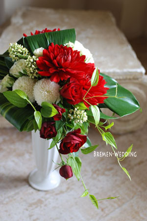 ダリアとピンポンマムのブーケ