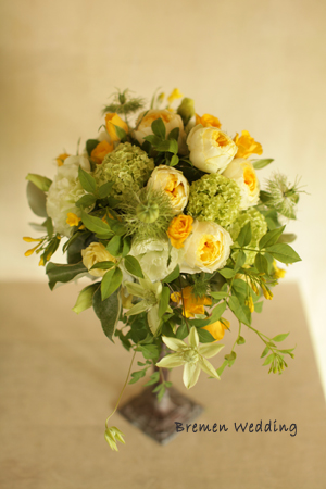 パステルイエローのティアドロップブーケ