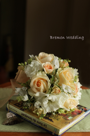 パステルカラーのラウンドブーケ