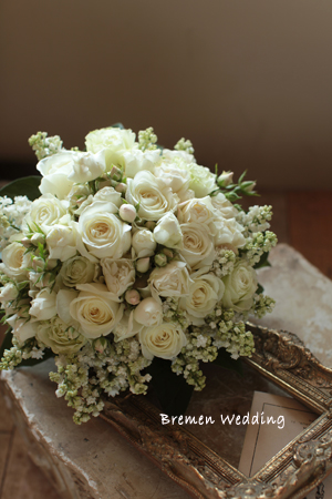 バラとライラックのブーケ