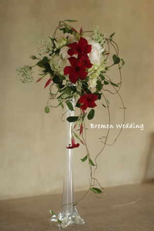 白い芍薬のデザインブーケ