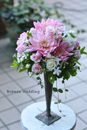 ダリアのラウンドブーケ