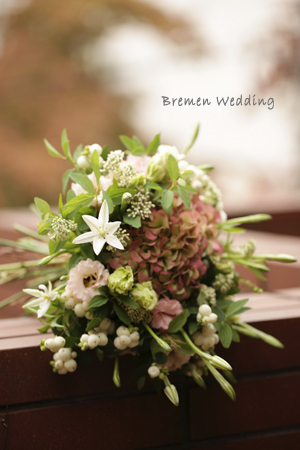 バラとトルコキキョウのブーケ