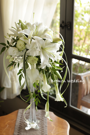 ユリとカラーのデザインブーケ