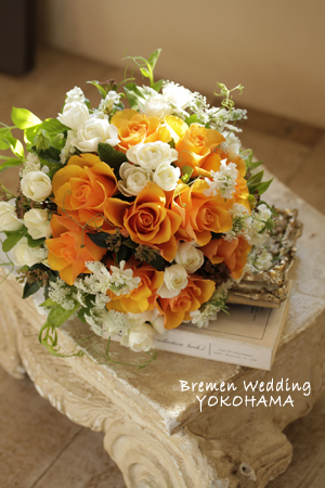 オレンジ色の春のブーケ